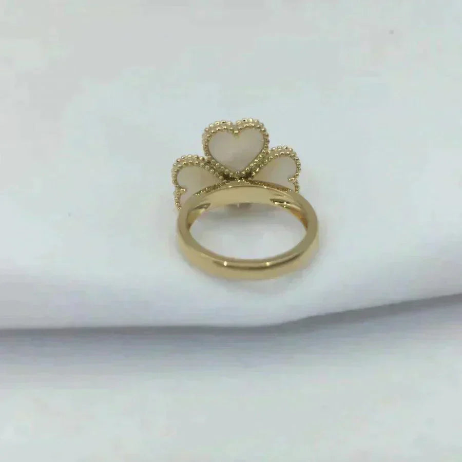 [ECHO ]SWEET CLOVER WHITE MOP RING