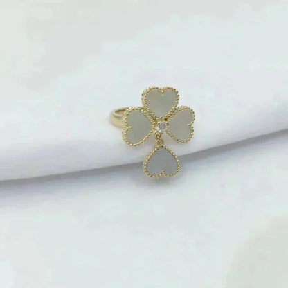 [ECHO ]SWEET CLOVER WHITE MOP RING