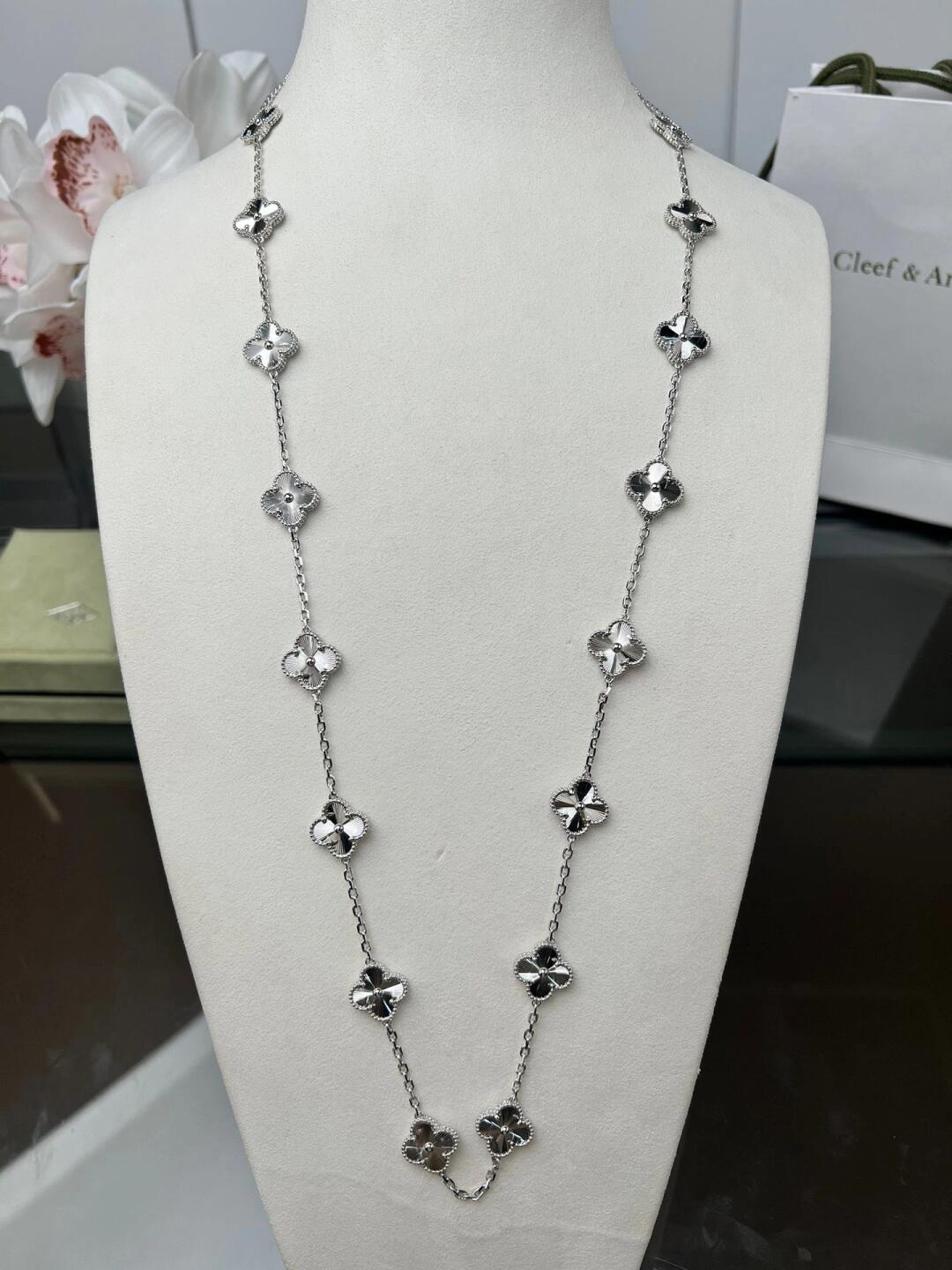 [ECHO ]CLOVER 20 MOTIFS  LASER SILVER