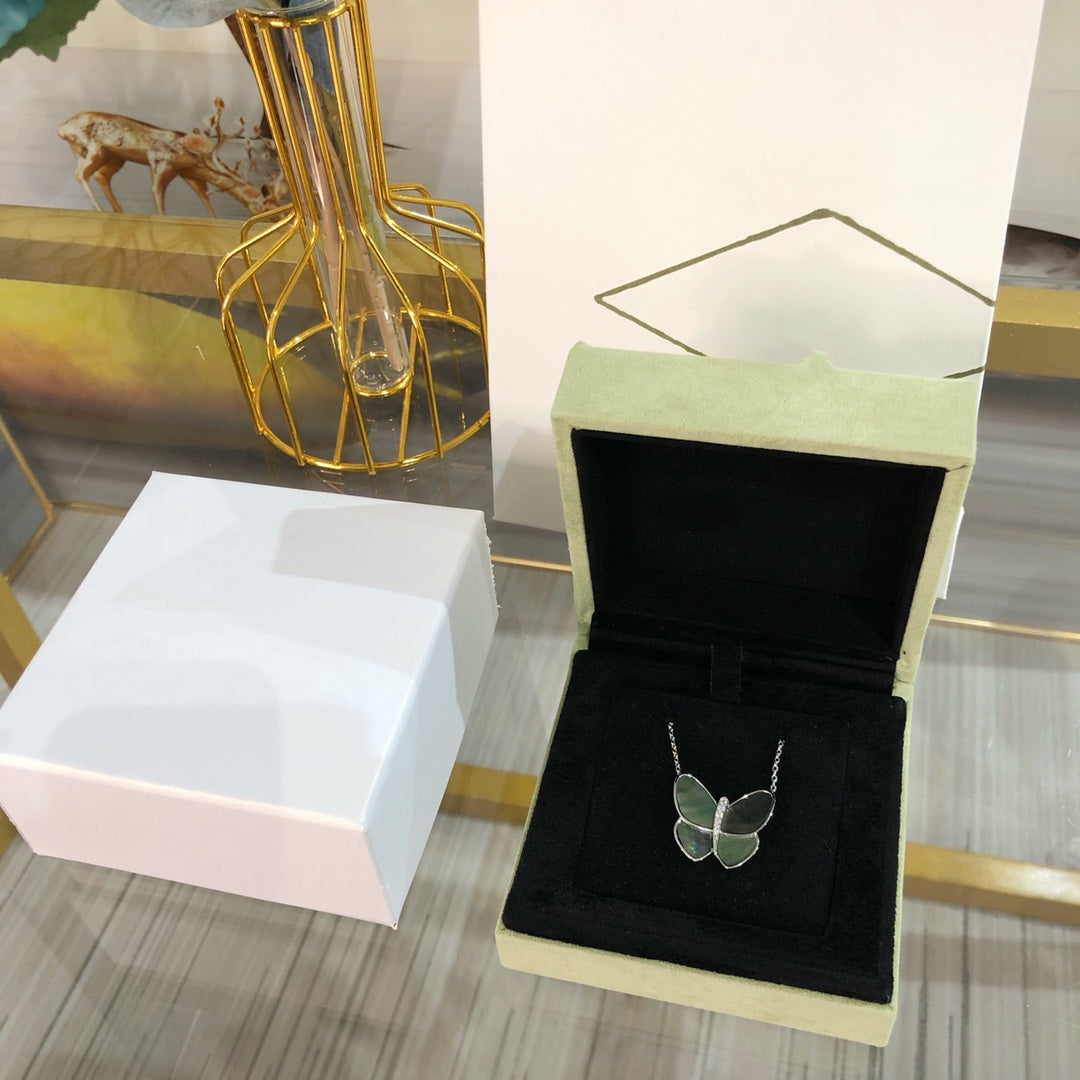 [ECHO ]LARGE BUTTERFLY SILVER PENDANT DIAMOND NECKLACE