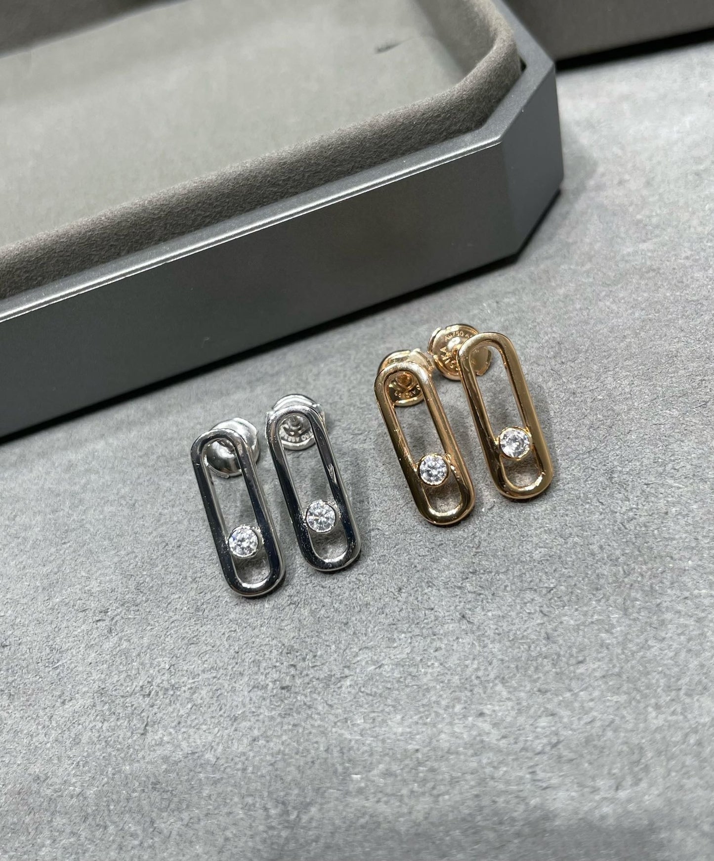 [ECHO]MOVE UNO SMALL 1 DIAMOND EARRINGS