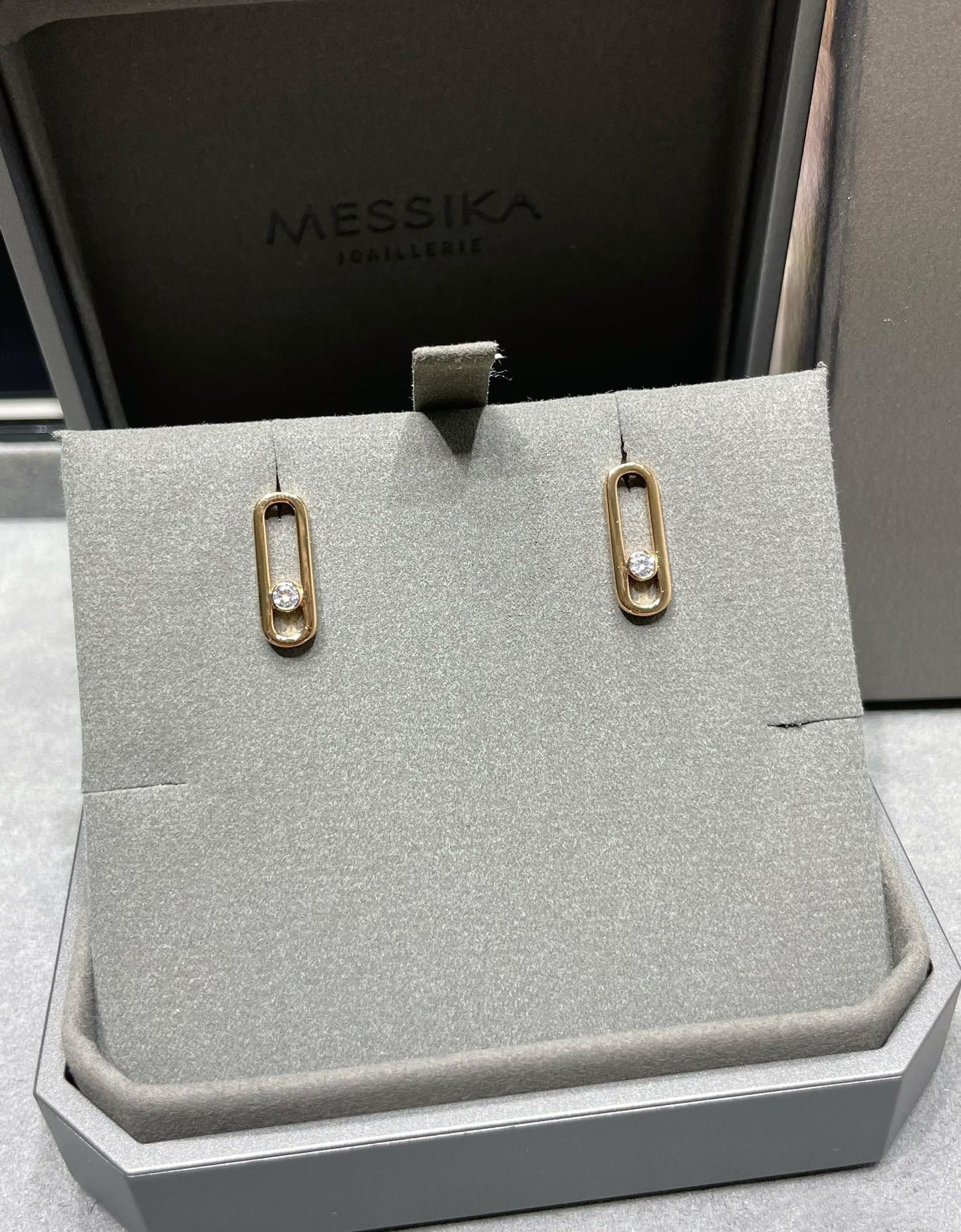 [ECHO]MOVE UNO SMALL 1 DIAMOND EARRINGS