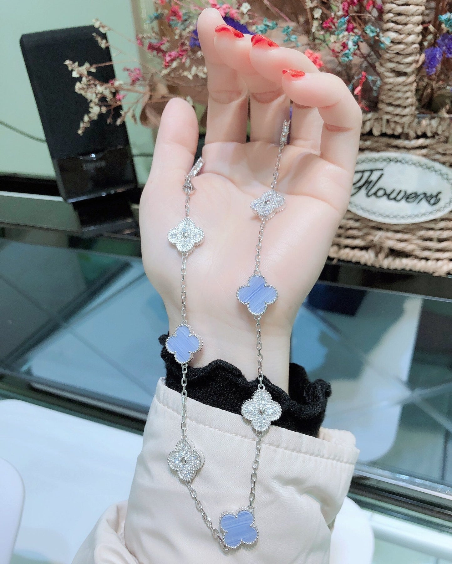 [ECHO ]CLOVER 10 MOTIFS CHALCEDONY DIAMONDS SILVER NECKLACE