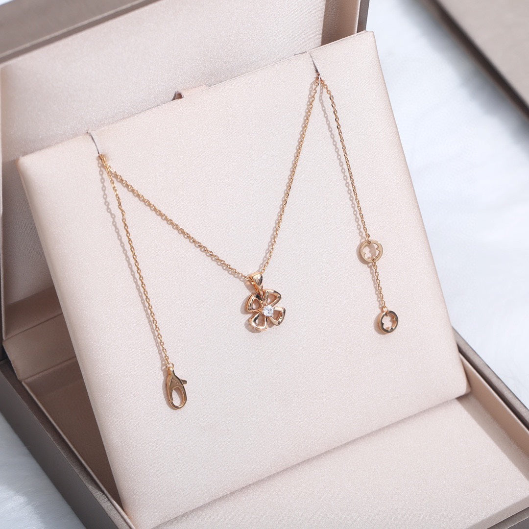 [ECHO ]FIOREVER NECKLACE DIAMOND CENTER