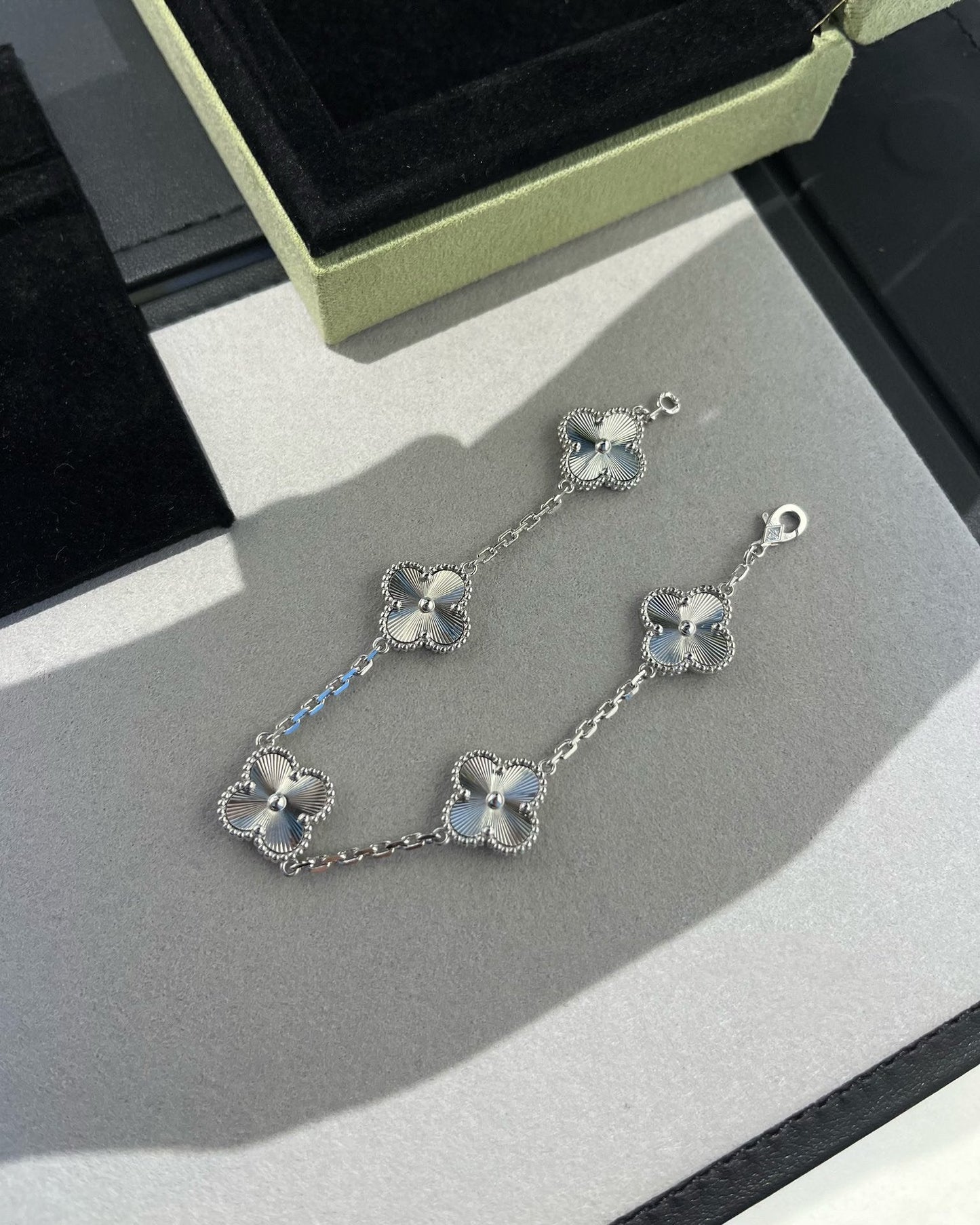 [ECHO ]CLOVER SILVER 5 MOTIFS BRACELET